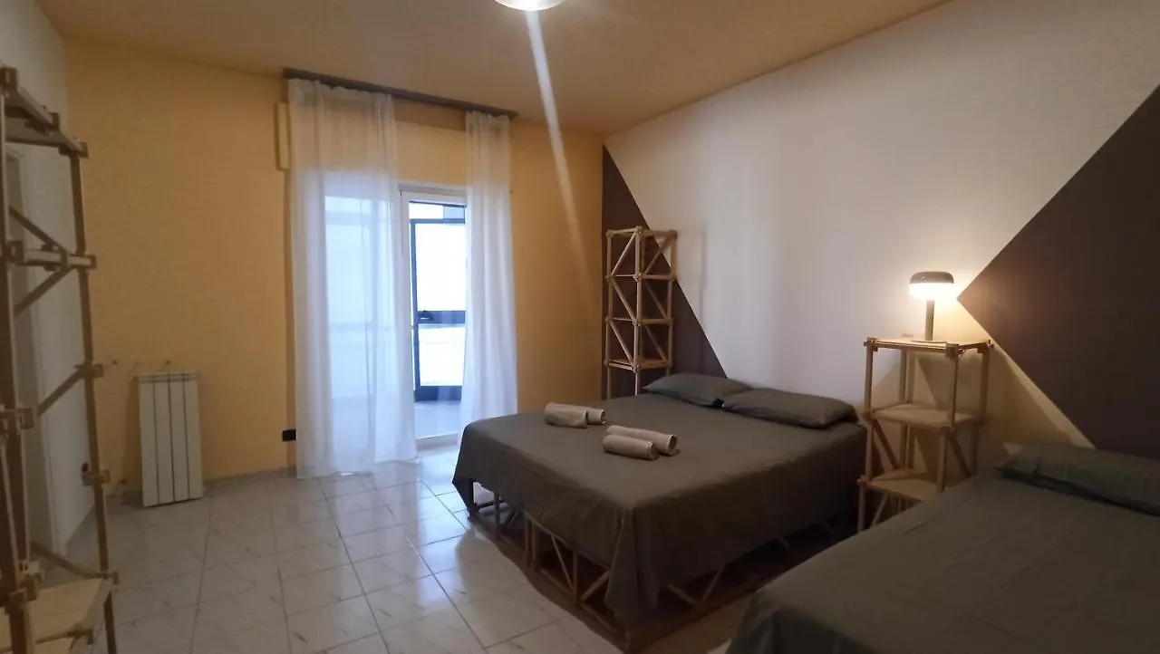 Hotel Casa Base Bari 0*,  Italia